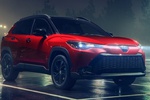 Toyota начала красить Corolla Cross в культовый цвет Mazda "Soul Red"